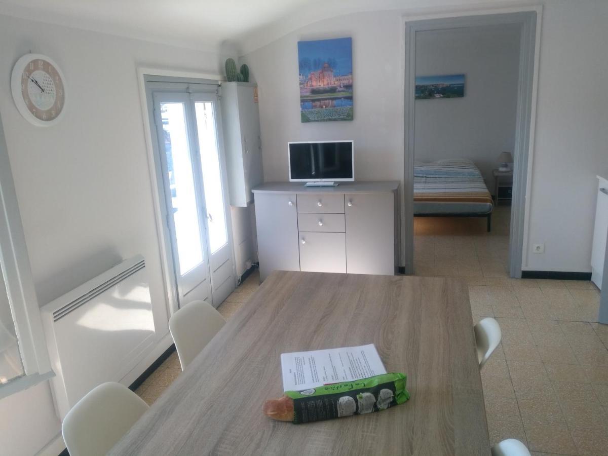 Appartement 62 M2 1Er Etage Avec Jardin Au Rdc Saint-Genis-des-Fontaines Экстерьер фото